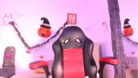 Raquel online show from 10.27.25