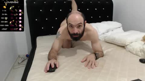 Snapshot of raul27big chatting on 10.12.25 RaulWildBoy27 online show from 10.12.25