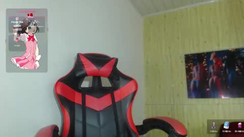 Snapshot of raven_rouge chatting on 10.12.25 gata online show from 10.12.25