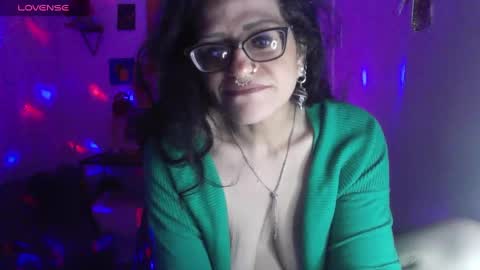 Snapshot of ravenandsin chatting on 12.08.24 Raven online show from 12.08.24