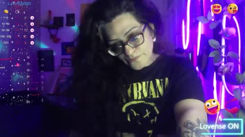 Snapshot of ravenandsin chatting on 09.09.25 Raven online show from 09.09.25