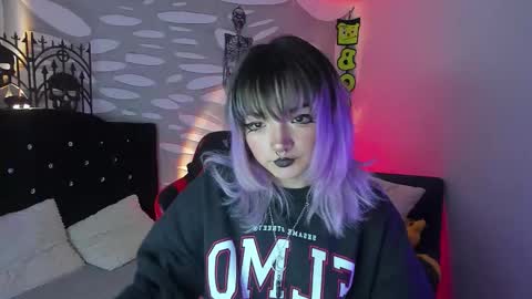 ravencollen online show from 10.21.25