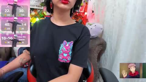 Snapshot of ravenn_20 chatting on 11.11.25 RavenN online show from 11.11.25