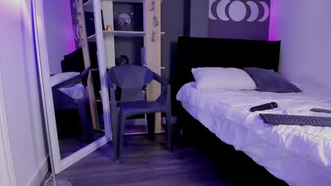 Raven Witch online show from 02.03.25