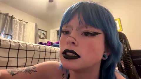 Snapshot of ravyn_xoxo chatting on 11.19.25 Ravynn 3 online show from 11.19.25