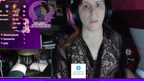 Snapshot of raysuon chatting on 12.20.24 Rae-Suon online show from 12.20.24