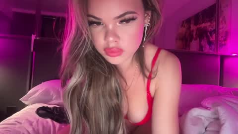 Snapshot of realjadebri chatting on 12.19.24 Jade online show from 12.19.24