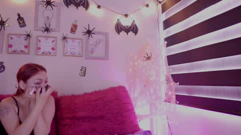 Snapshot of rebecah_1 chatting on 10.15.25 Rebeca online show from 10.15.25