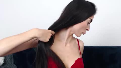 Snapshot of rebecamur chatting on 11.03.25 rebecamur online show from 11.03.25