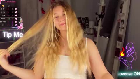 rebecca_____ online show from 09.13.25