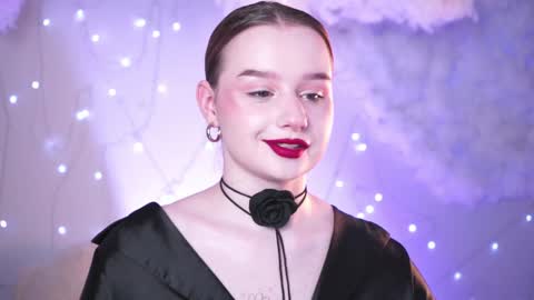 Snapshot of red_queeen chatting on 12.19.24 QUEEN OF EVIL online show from 12.19.24