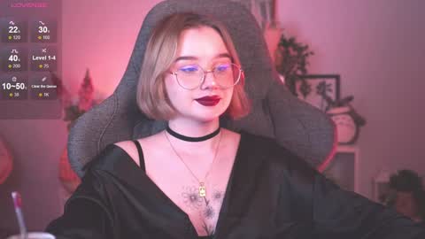 Snapshot of red_queeen chatting on 01.17.25 QUEEN OF EVIL online show from 01.17.25