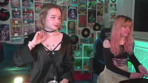 Snapshot of red_queeen chatting on 02.28.25 QUEEN OF EVIL online show from 02.28.25