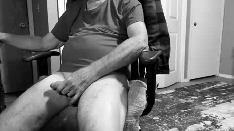 Snapshot of redbud3075 chatting on 10.22.25 Daddy G online show from 10.22.25