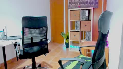 Snapshot of redskyxxx_ chatting on 01.14.25 Sofia online show from 01.14.25