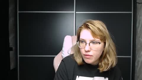 Regina online show from 02.11.25