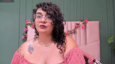 reginavegaa online show from 01.28.25