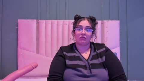 reginavegaa online show from 02.04.25