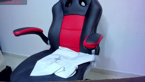 reina_loren online show from 01.04.25