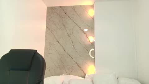 Snapshot of renata_reyes11 chatting on 03.04.25 Renata online show from 03.04.25