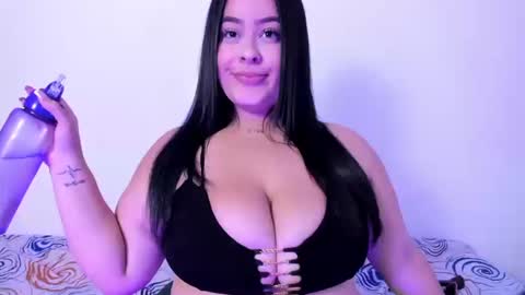 Snapshot of renata_reyes11 chatting on 09.24.25 Renata online show from 09.24.25