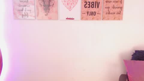 Snapshot of renata_ruiz chatting on 12.07.24 online show from 12.07.24