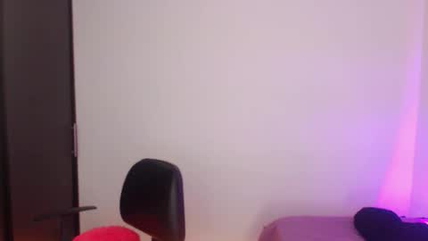 Snapshot of renata_ruiz chatting on 10.31.25 online show from 10.31.25