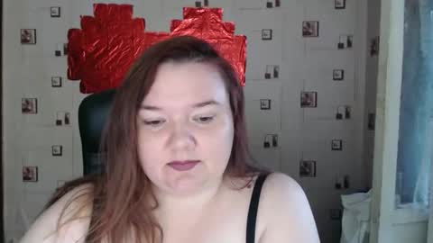 Snapshot of renataoia chatting on 09.16.25 renataoia online show from 09.16.25