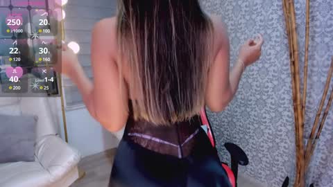 Snapshot of renatareyes chatting on 02.08.25 Renata Reyes online show from 02.08.25