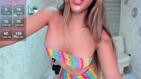 Snapshot of renatareyes chatting on 09.19.25 Renata Reyes online show from 09.19.25