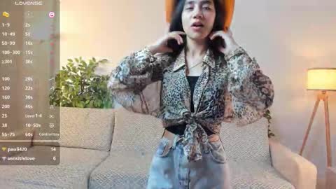 Snapshot of renatenavejar chatting on 10.04.25 Call me Mira online show from 10.04.25