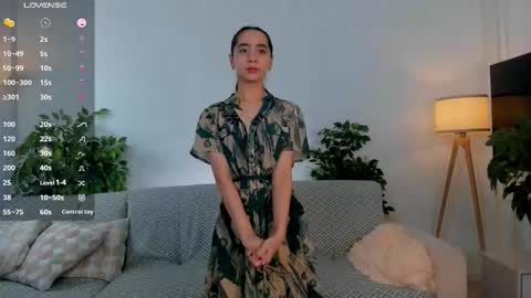 Snapshot of renatenavejar chatting on 10.08.25 Call me Mira online show from 10.08.25