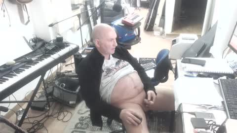 Snapshot of renefr chatting on 12.16.24 renefr online show from 12.16.24