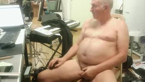 Snapshot of renefr chatting on 09.15.25 renefr online show from 09.15.25