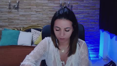 Snapshot of renesmesweet chatting on 12.01.24 renesmesweet online show from 12.01.24