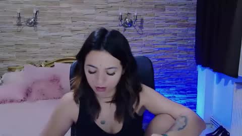 Snapshot of renesmesweet chatting on 12.15.24 renesmesweet online show from 12.15.24