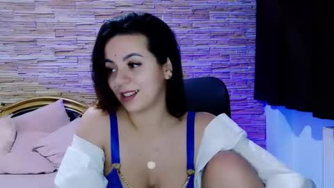 Snapshot of renesmesweet chatting on 01.23.25 renesmesweet online show from 01.23.25