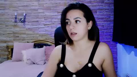 Snapshot of renesmesweet chatting on 01.29.25 renesmesweet online show from 01.29.25