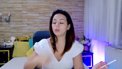 Snapshot of renesmesweet chatting on 02.17.25 renesmesweet online show from 02.17.25