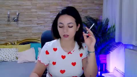 Snapshot of renesmesweet chatting on 02.21.25 renesmesweet online show from 02.21.25