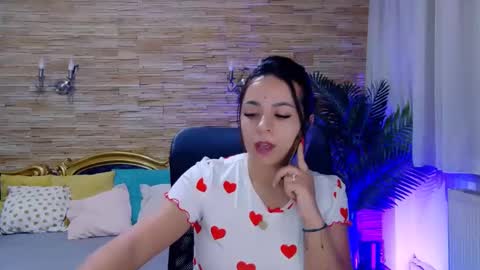 Snapshot of renesmesweet chatting on 02.21.25 renesmesweet online show from 02.21.25