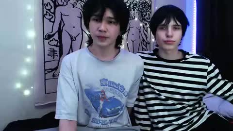 Snapshot of rennuts chatting on 03.06.25 rennuts online show from 03.06.25