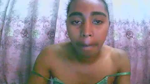 Snapshot of rephaleta chatting on 10.04.25 Rephaleta online show from 10.04.25