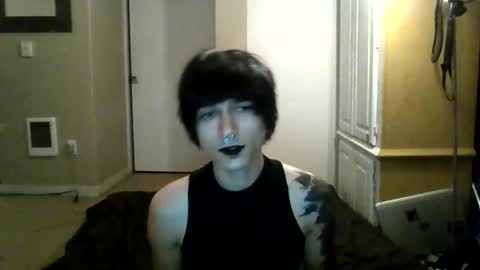 Snapshot of revy__ chatting on 11.04.25 revy__ online show from 11.04.25