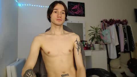 Snapshot of rexxx_erection chatting on 12.20.24 Eugene online show from 12.20.24