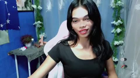 Snapshot of rhiana_slut chatting on 10.22.25 rhiana_slut online show from 10.22.25