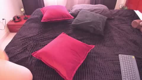 Snapshot of rhondavines chatting on 09.17.25 Rhonda online show from 09.17.25