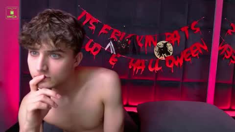 Snapshot of richard_steele_hot chatting on 10.28.25 Richard online show from 10.28.25