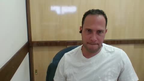 Snapshot of rick503835 chatting on 10.29.25 Rick Arian online show from 10.29.25