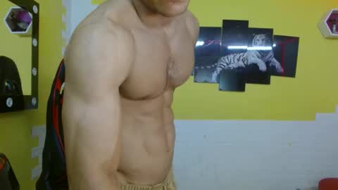 Snapshot of rickcumhot13 chatting on 02.25.25 rickcumhot13 online show from 02.25.25